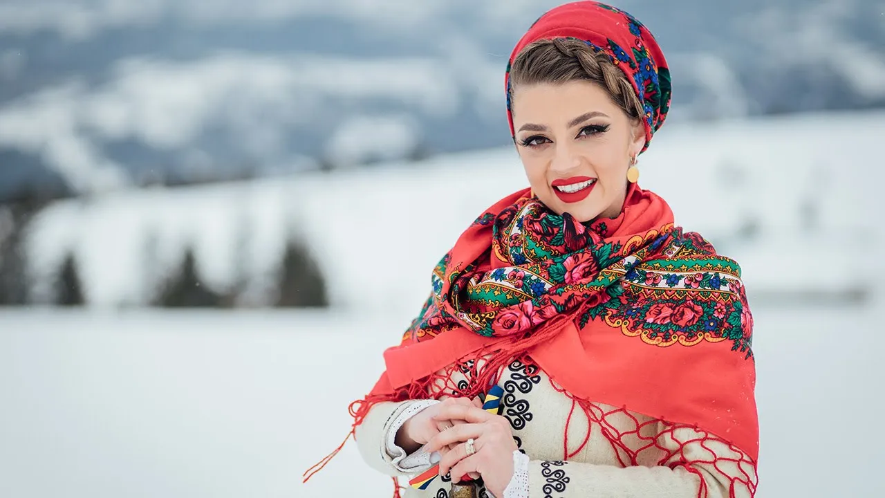 Alexandra Cret - S-or intors romanii acasa (Colinde 2022)