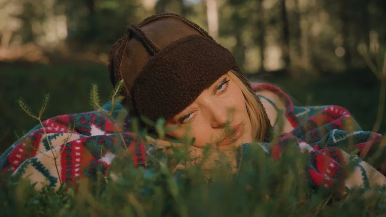 Delia - Du-ma la munte (Video Original)