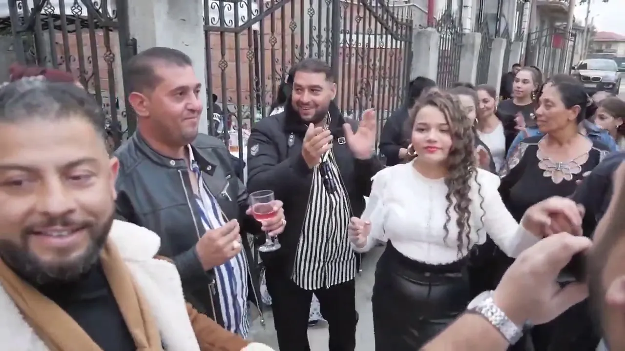 Robert din Aparatori x Ghita Adriano - Hai Aplauda ti mireasa (Live 2020)