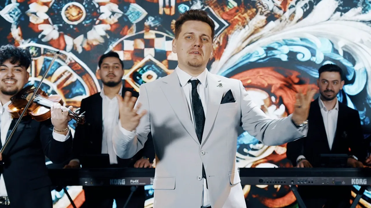 ALEXANDRU MANOLE (ALE) - Si frumoasa si desteapta