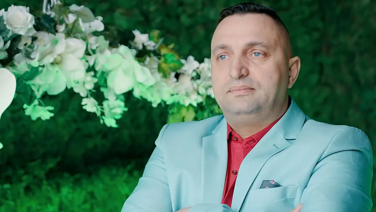 Adi de la Bistrita - Mi-ai cucerit sufletul (Video Original)