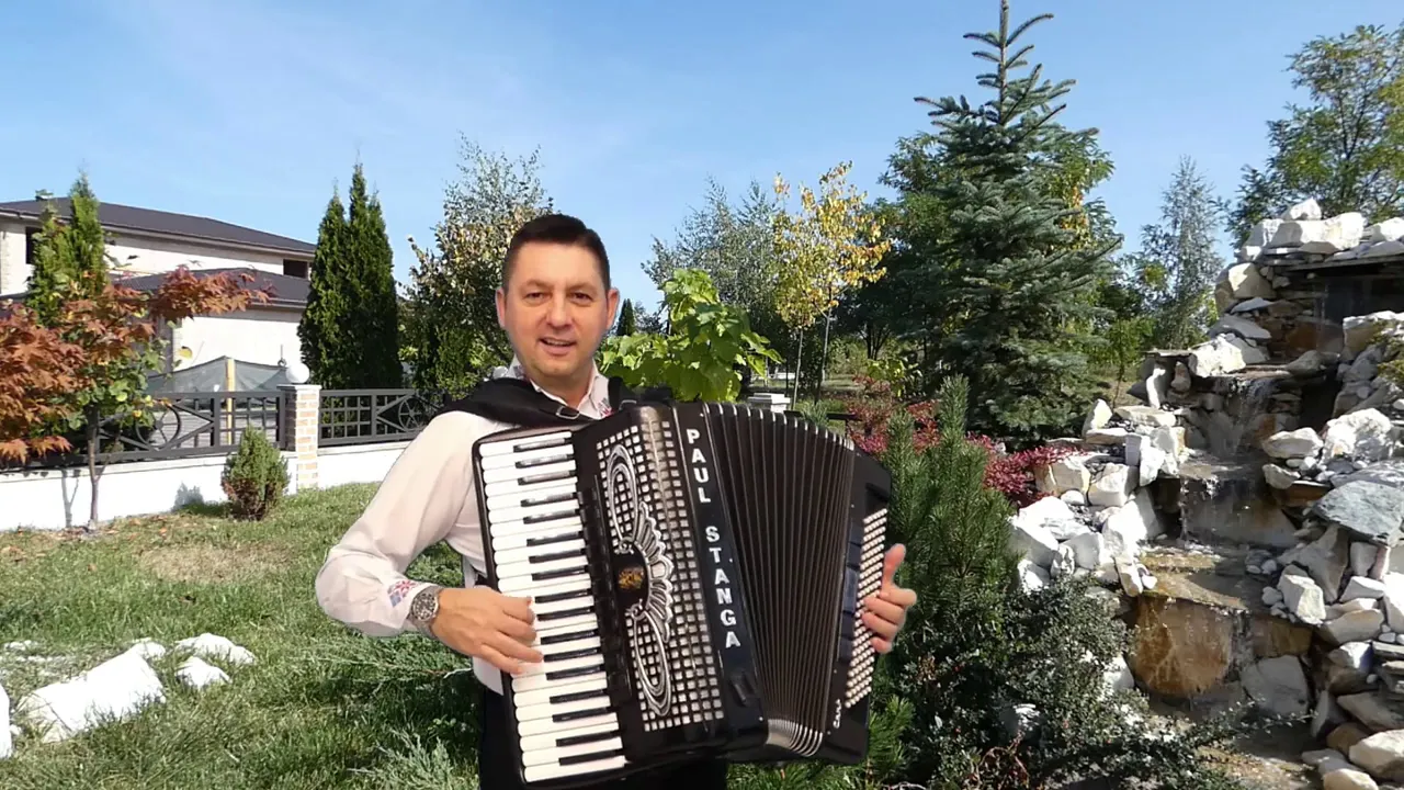 Paul Stanga - O batrana intr-o gara