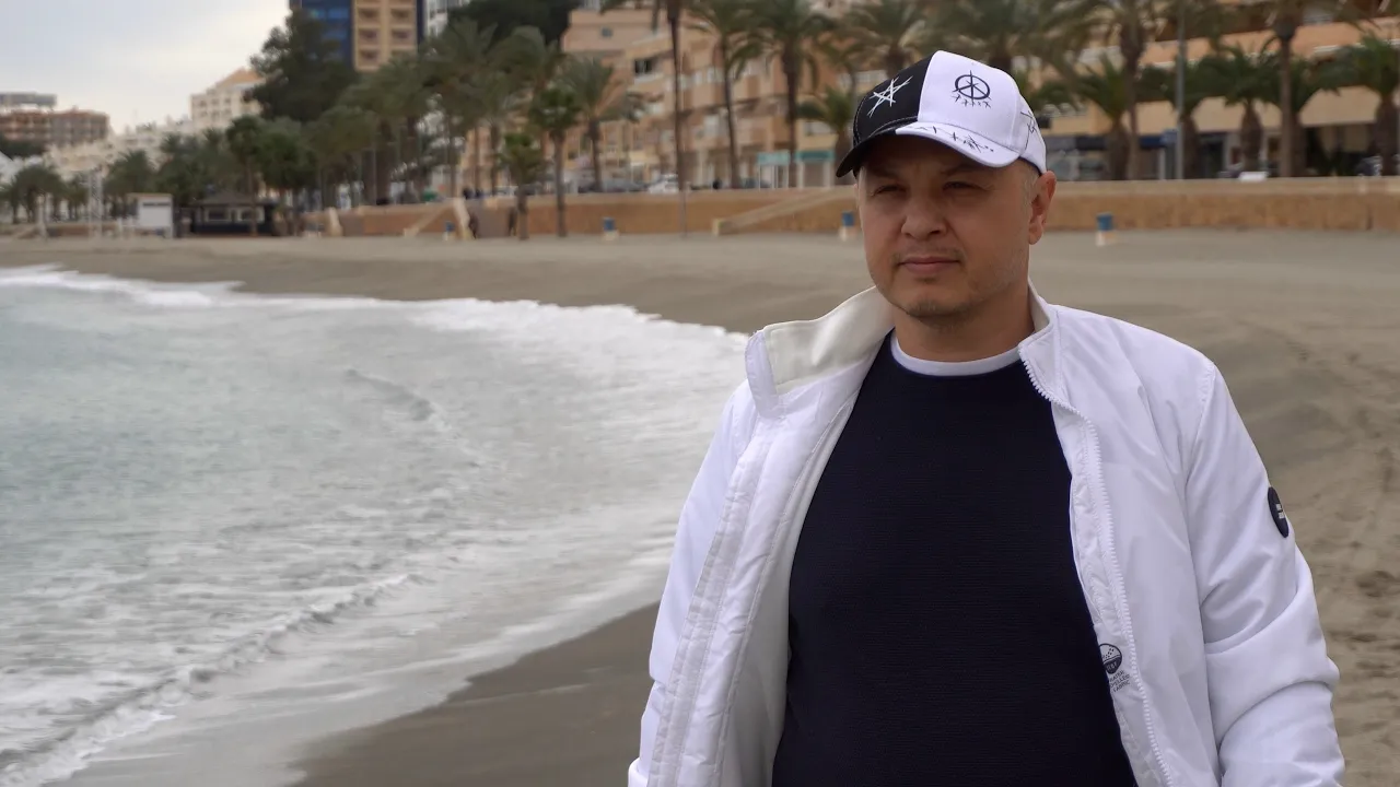 Dj Sebi - Cine n-ar mai vrea zile-n plus