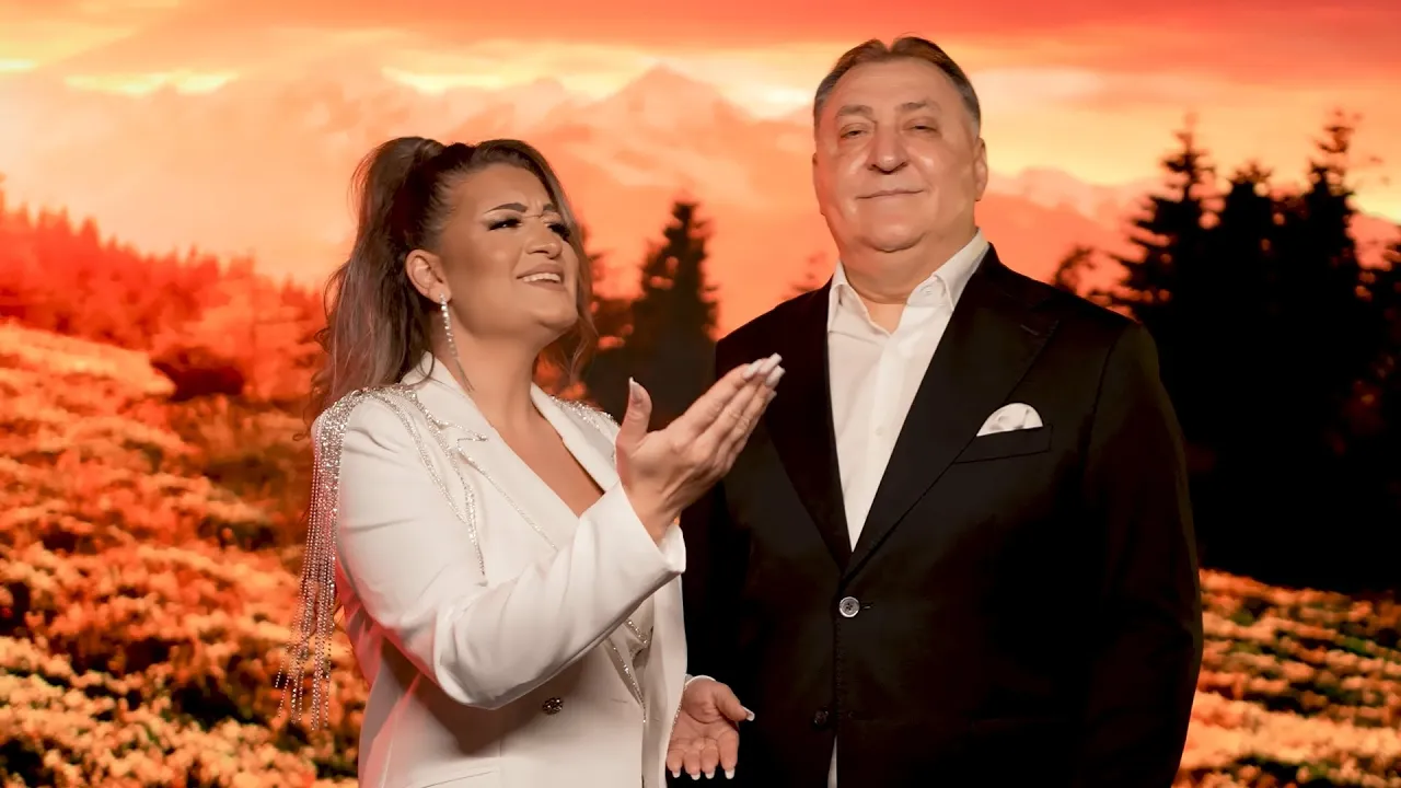 Vali Vijelie & Kristina Mabrouk - Ca painea calda sa fii