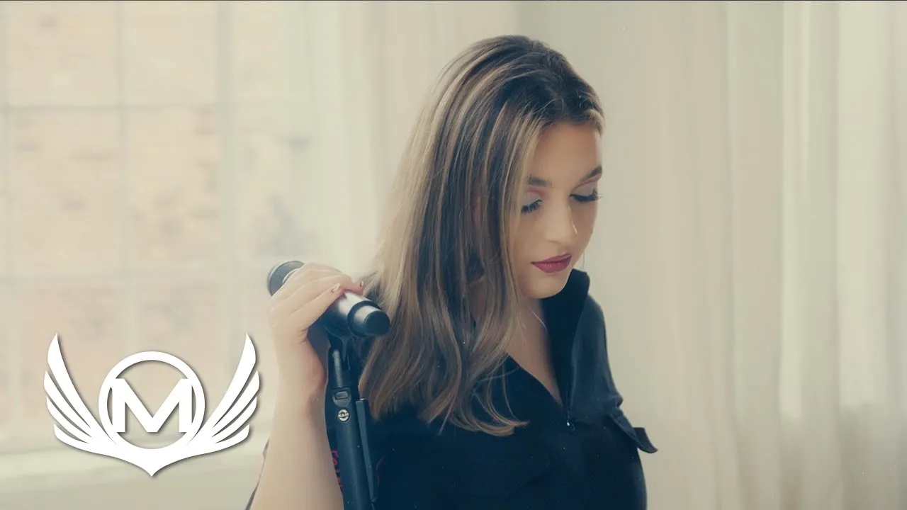 Andreea Dragu - It's a (wo)man's world (Cover with a twist)