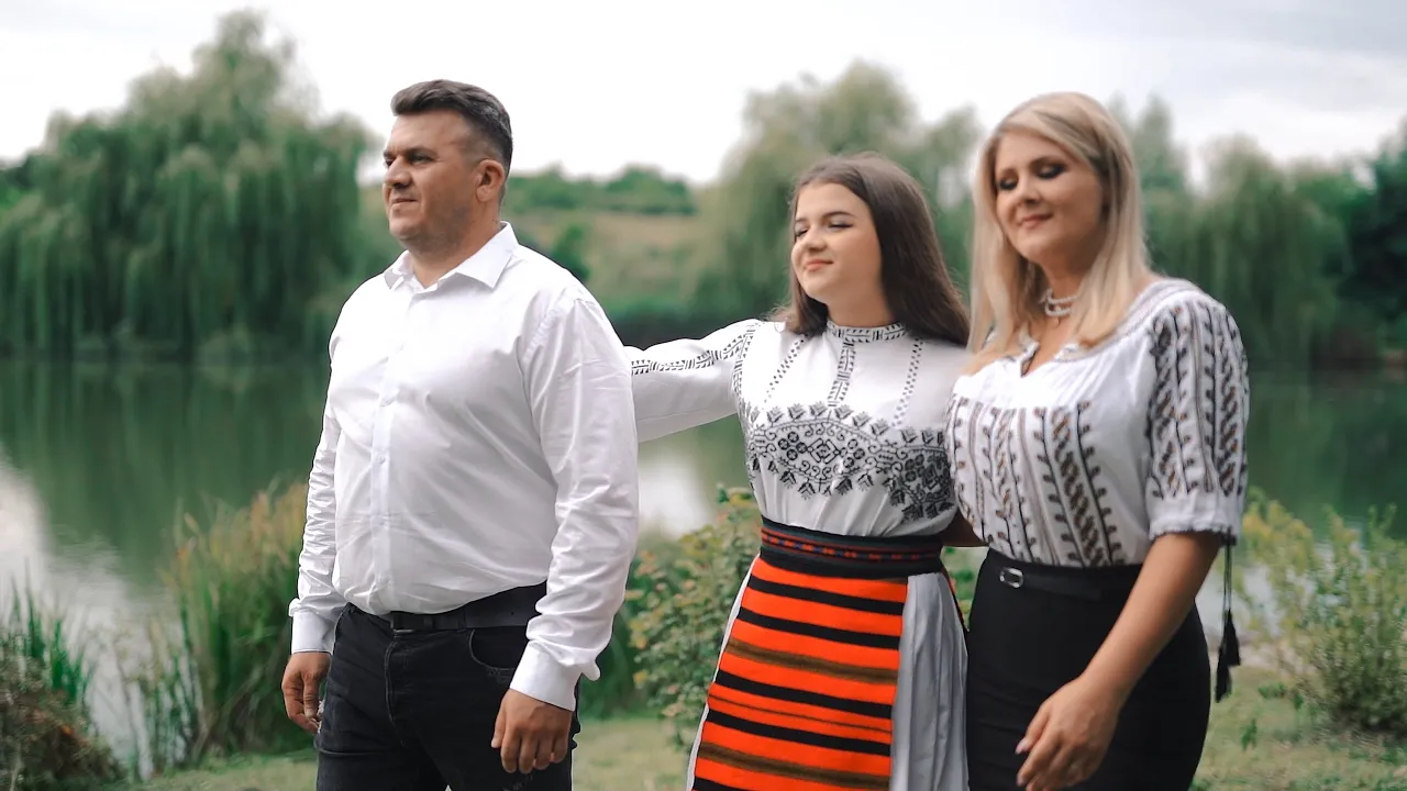 Alexia Nicole Alb - Cantecul parintilor