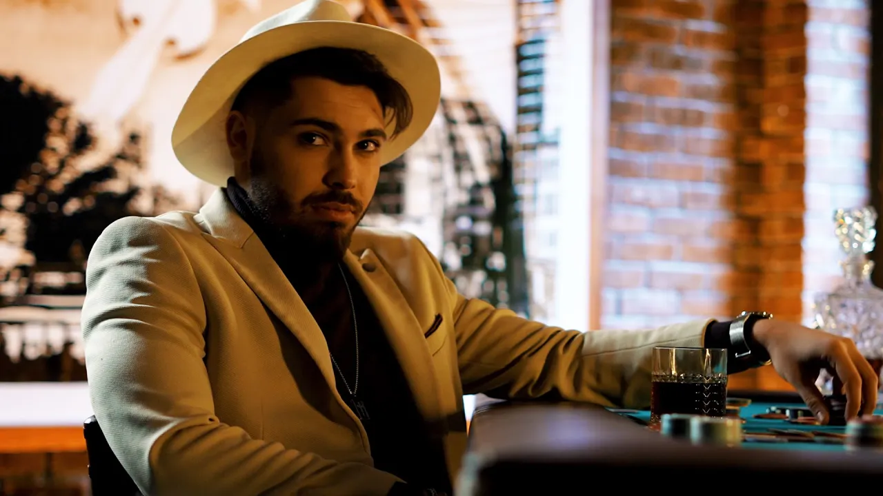 Luis Gabriel - Vecina (Originala 2022)