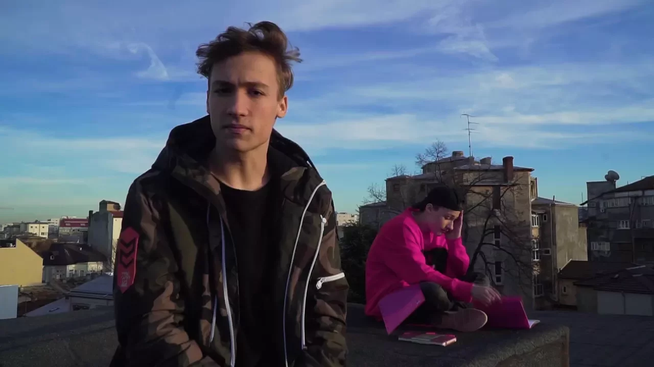 STRICA DIMINETILE #FratiiMunteanu (Cover amuzant Liviu Teodorescu - Obsesie)