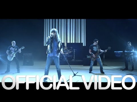 IRIS feat. Puya - O lume doar a lor