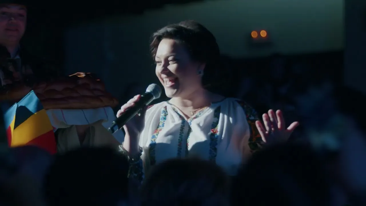 Laura Olteanu&Orchestra Ciprian Porumbescu - Acasa-i Romania